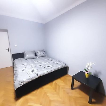 Mieszkanie Na Doby Plac Hallera Lägenhet Warszawa Exteriör bild