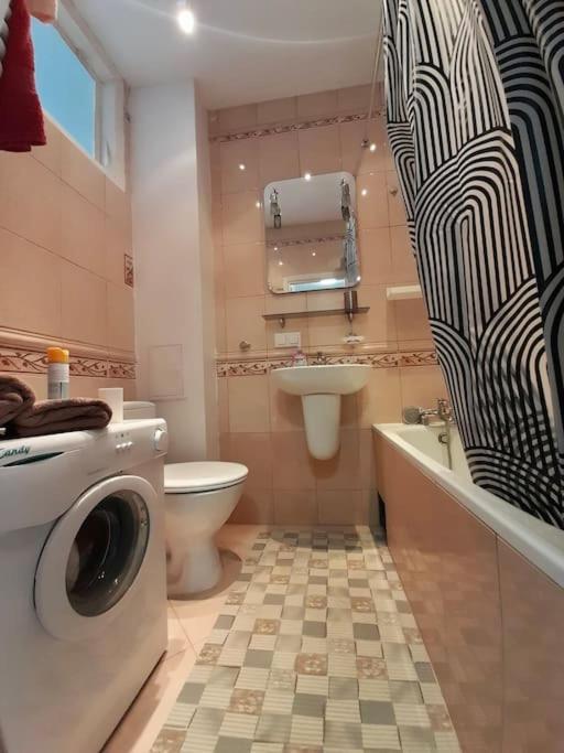 Mieszkanie Na Doby Plac Hallera Lägenhet Warszawa Exteriör bild